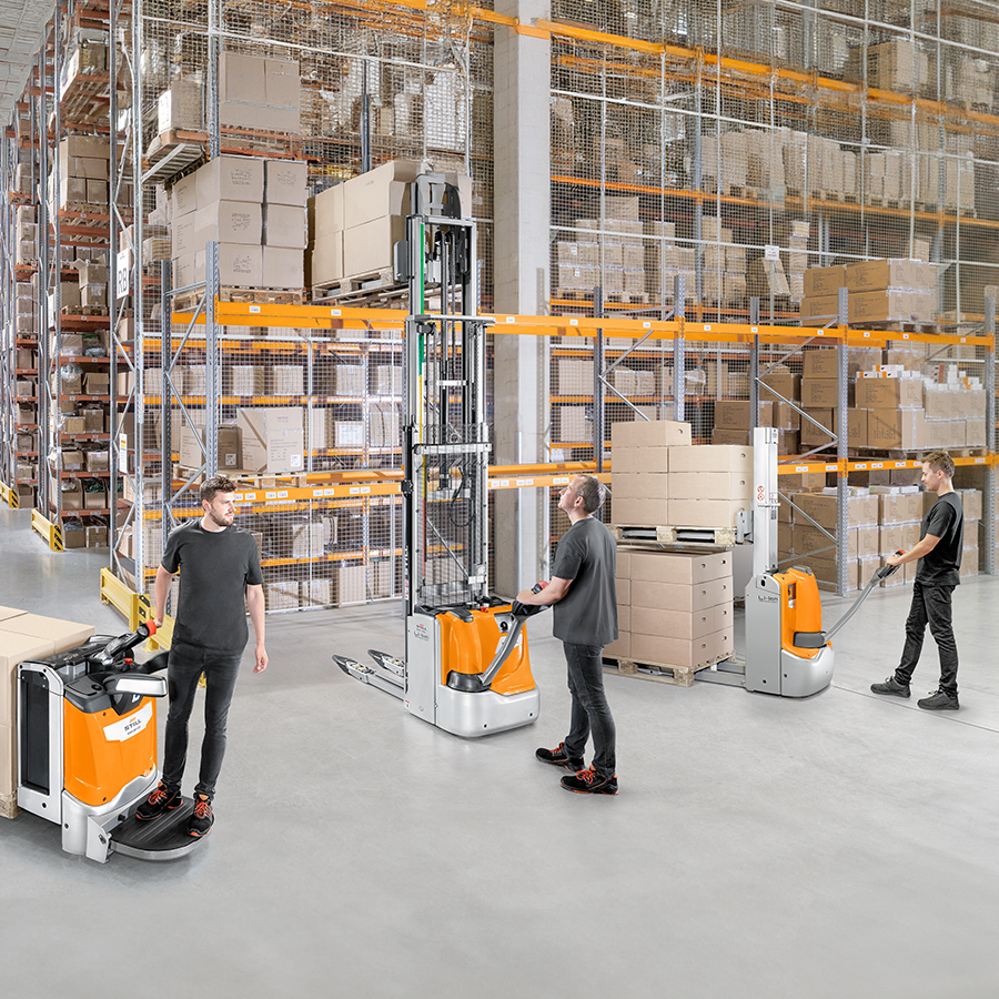 Pallet truck checklist: How to find the right warehouse truck